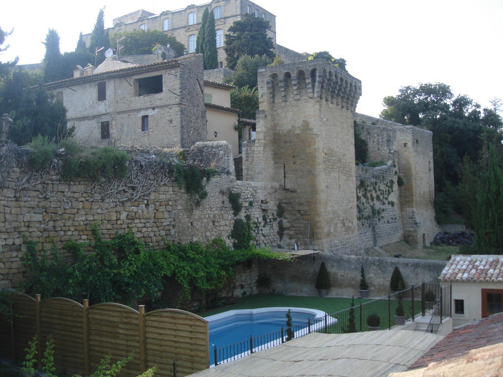 La Treille Et L'Impasse Hotel Ansouis Bagian luar foto